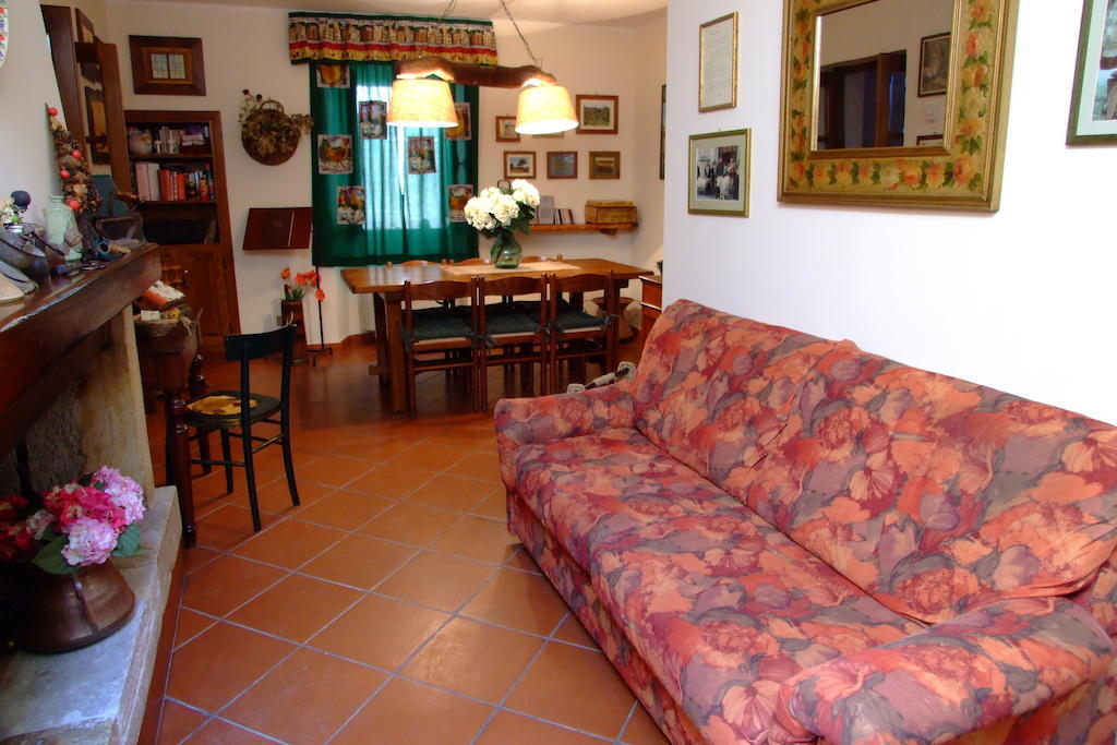 Il Sorriso Dei Monti Bed & Breakfast Orvinio Exterior photo