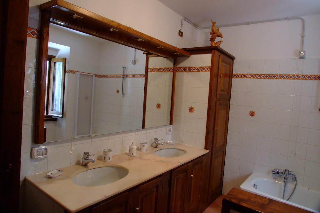 Il Sorriso Dei Monti Bed & Breakfast Orvinio Exterior photo